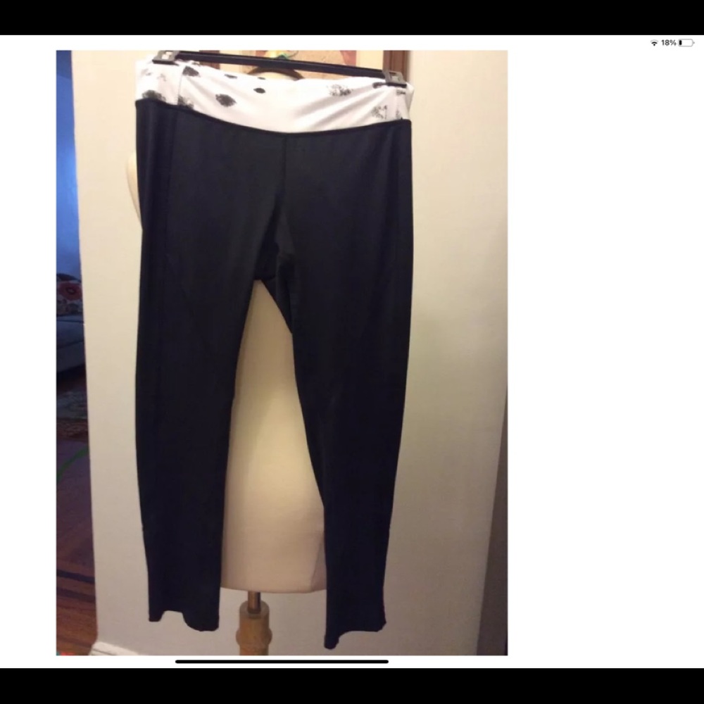 NWT Safira Sport leggings Capri Size S